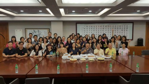 Alumni Association Supervisors Send Holiday Blessings to HKP Teachers